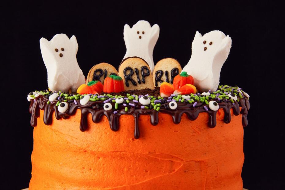 delish halloween cake horizontal 1539895591